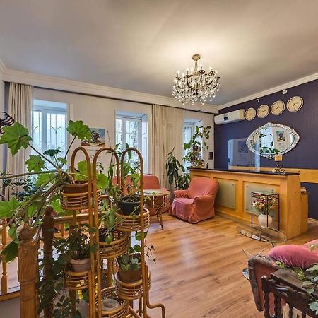 House 52 Boutique Hotel ティビリシ エクステリア 写真