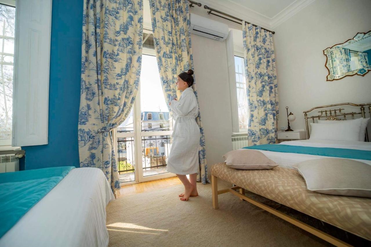 House 52 Boutique Hotel ティビリシ エクステリア 写真