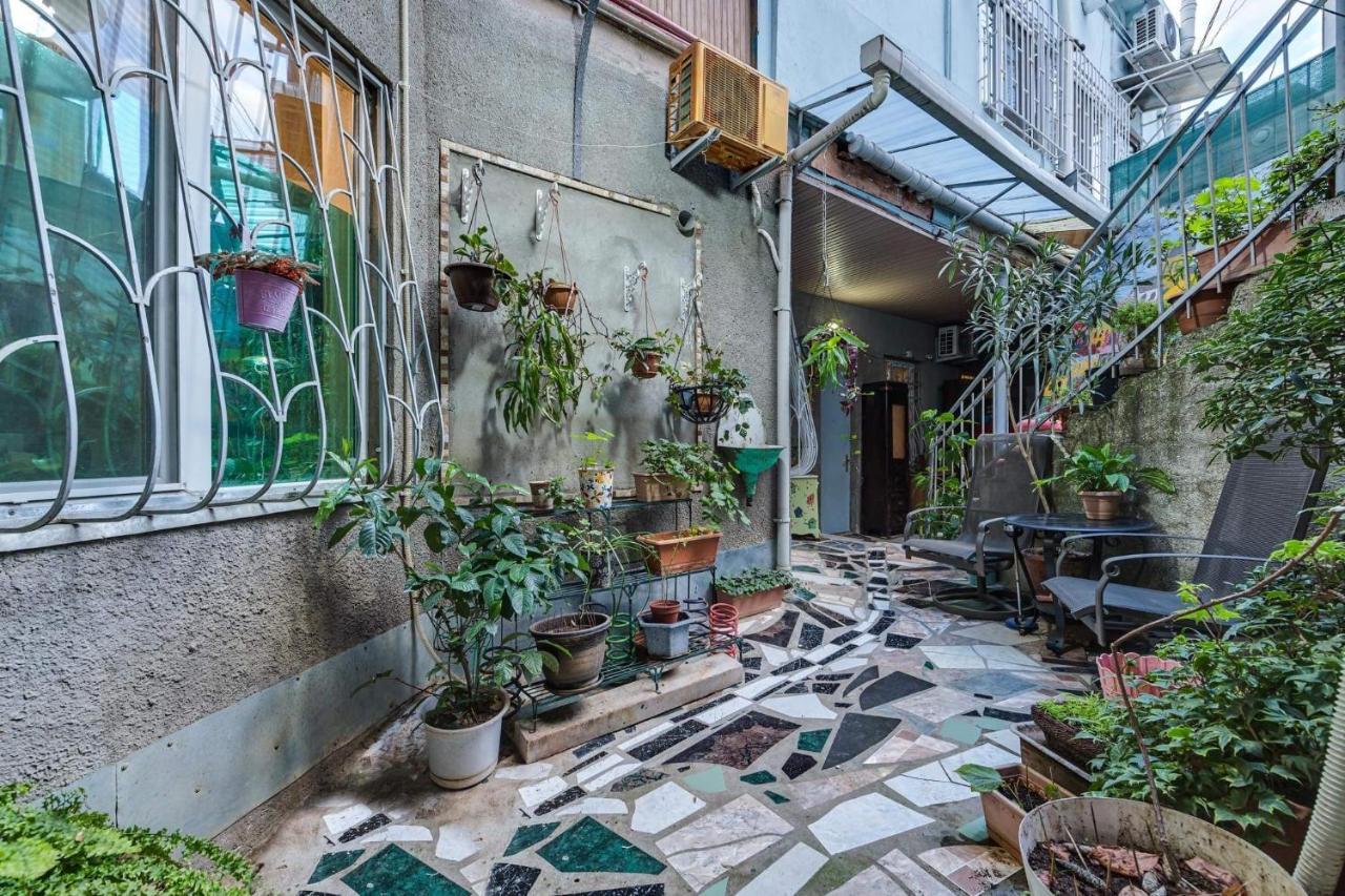 House 52 Boutique Hotel ティビリシ エクステリア 写真