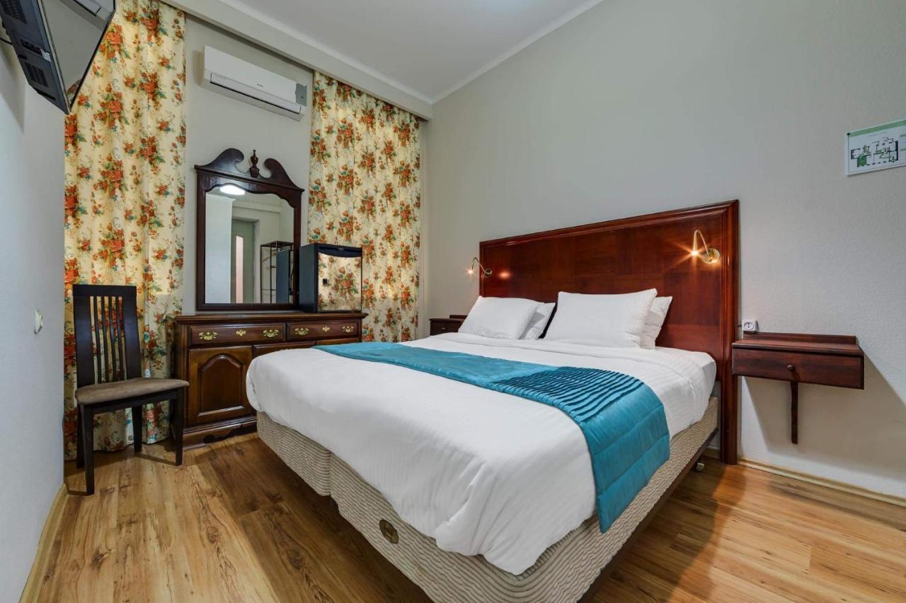 House 52 Boutique Hotel ティビリシ エクステリア 写真