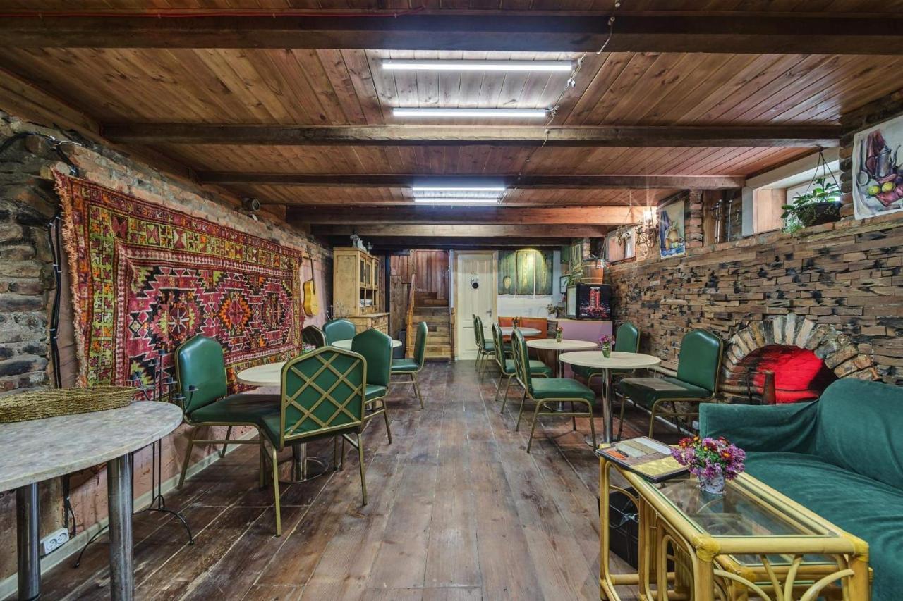 House 52 Boutique Hotel ティビリシ エクステリア 写真