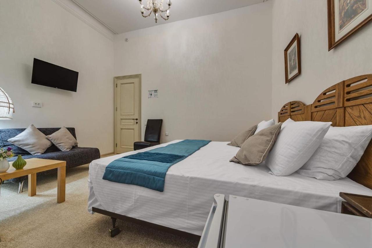 House 52 Boutique Hotel ティビリシ エクステリア 写真