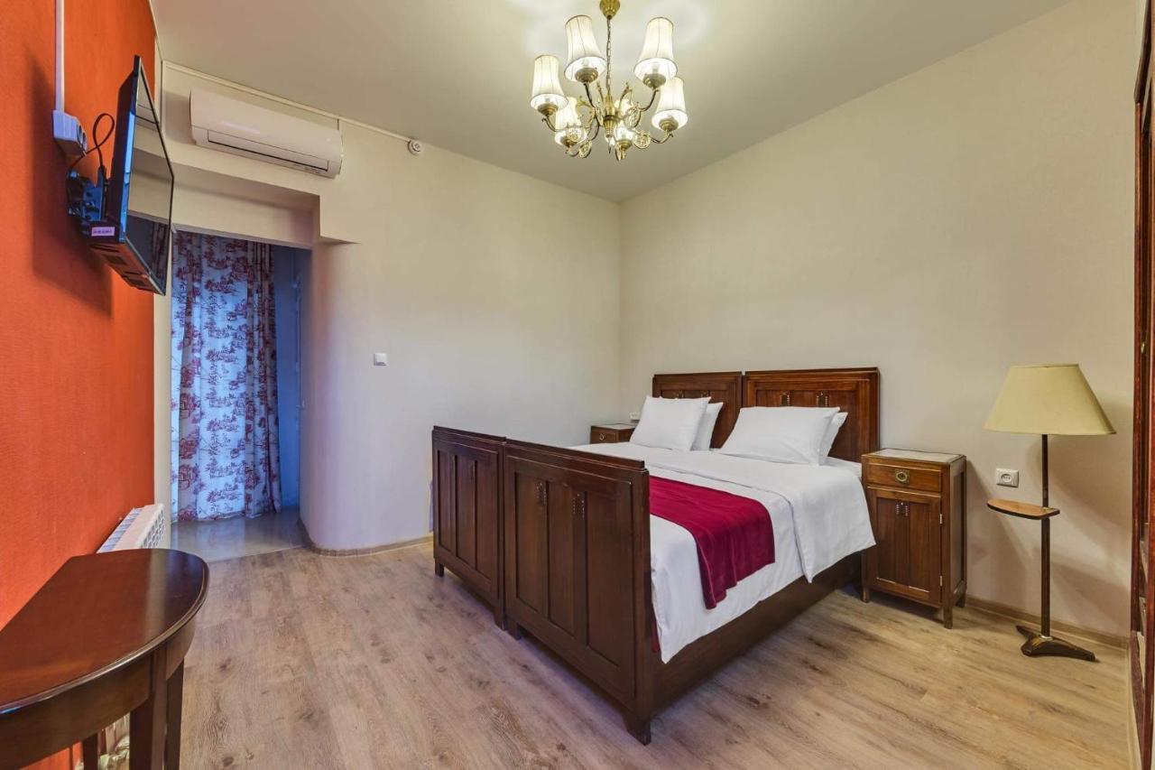 House 52 Boutique Hotel ティビリシ エクステリア 写真