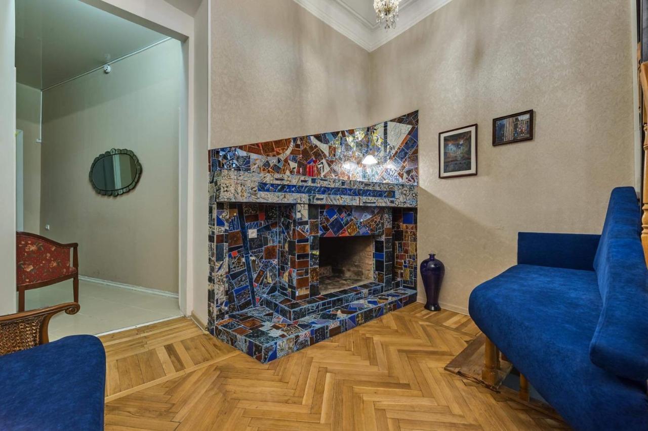 House 52 Boutique Hotel ティビリシ エクステリア 写真