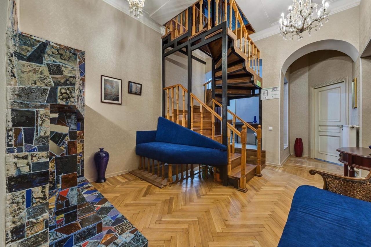 House 52 Boutique Hotel ティビリシ エクステリア 写真