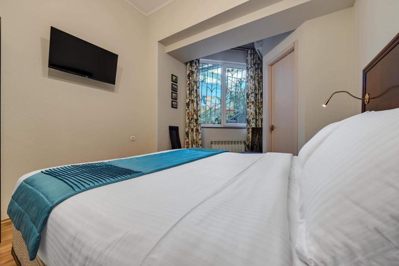 House 52 Boutique Hotel ティビリシ エクステリア 写真