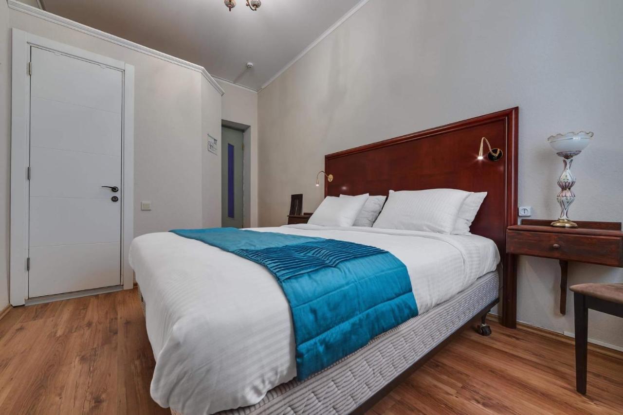 House 52 Boutique Hotel ティビリシ エクステリア 写真